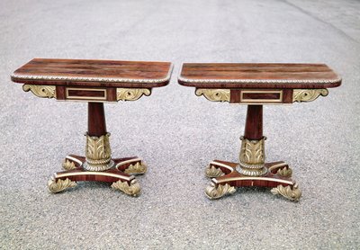 Coppia di tavoli da gioco Regency su basi quadruple, c.1810 da English School